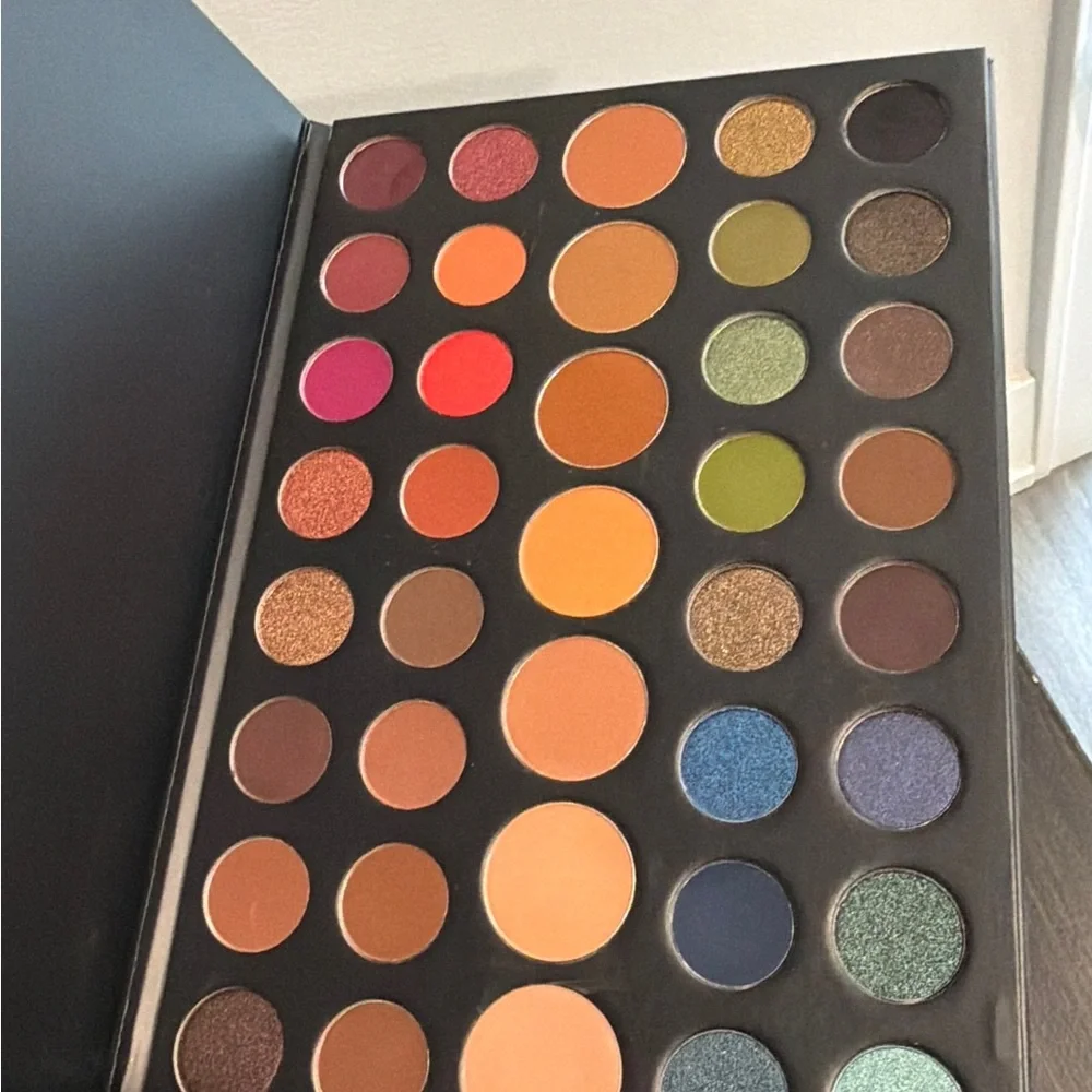 Morphe 39A Dare to Create Artistry Eyeshadow Palette - Picture 5 of 17